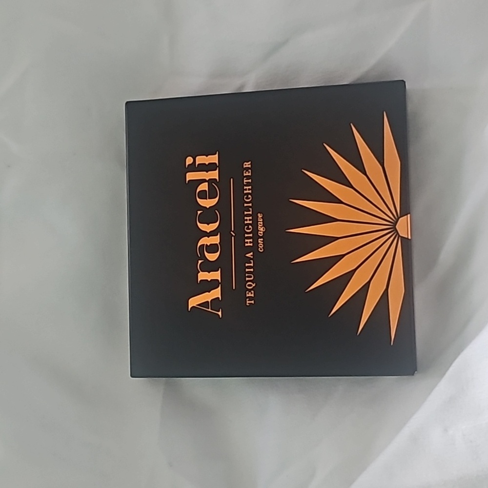 🍩Araceli Beauty Highlighter